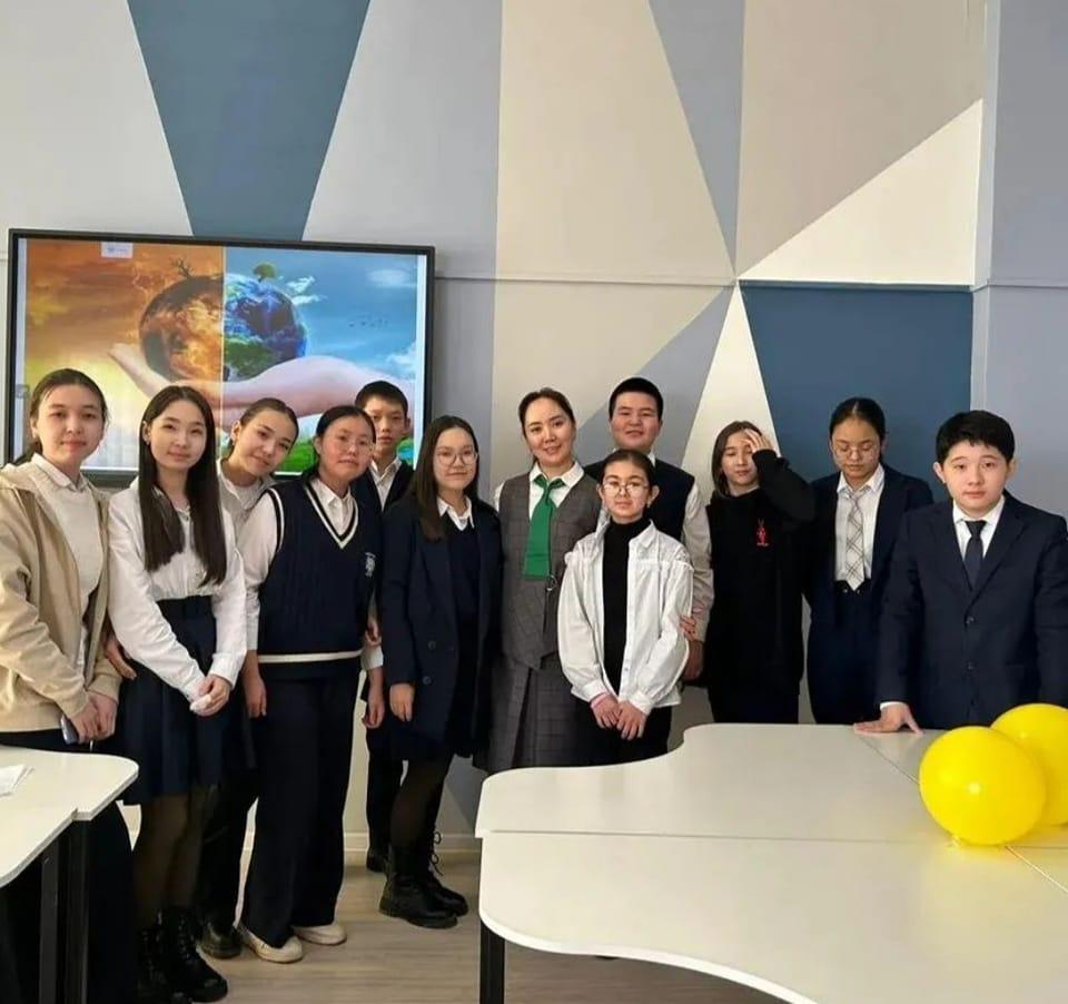 "Мектеп колледжде бір күн" атты челлендж