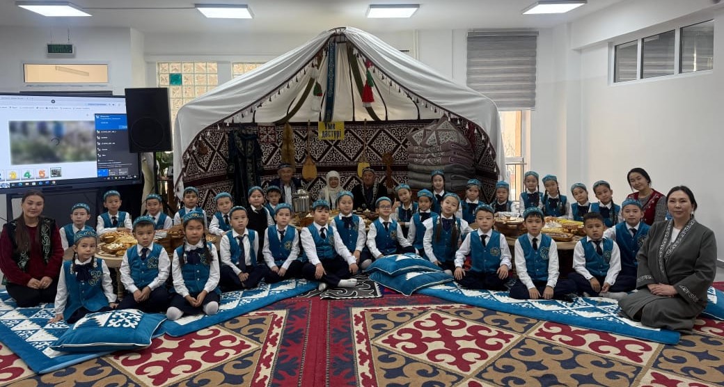 «Ұлттық құндылыққа  негізделген тәрбие. Үме дәстүрі арқылы ынтымаққа, ойын арқылы рухқа тәрбиелеу» тақырыбында ашық тәрбие сағаты