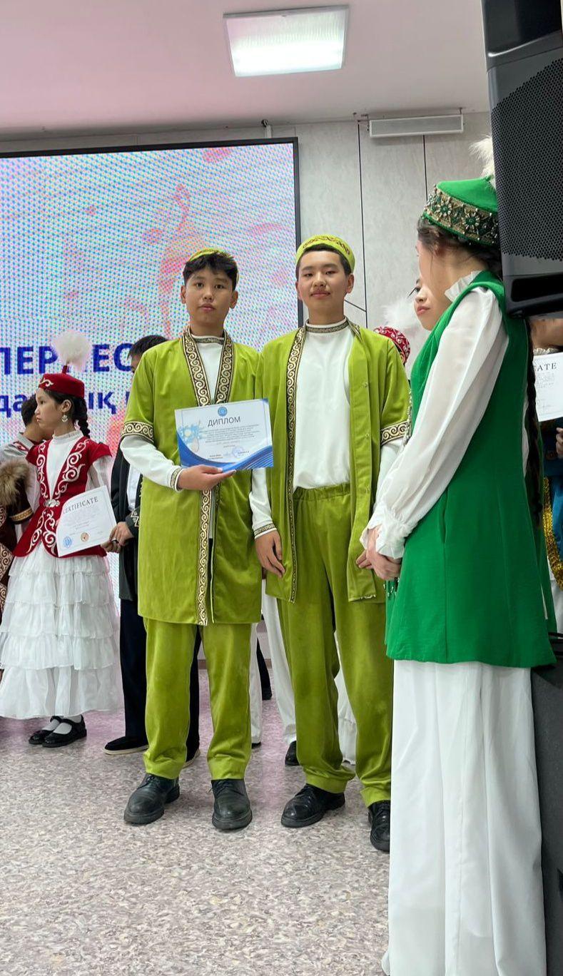 “ТӘУЕЛСІЗ ЕЛДІҢ ПЕРНЕСІ” атты аудандық күй байқауында оқушыларымыз лауреат атанды